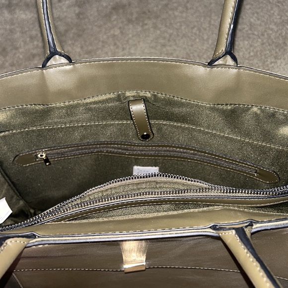 Army green purse - Picture 4 of 4